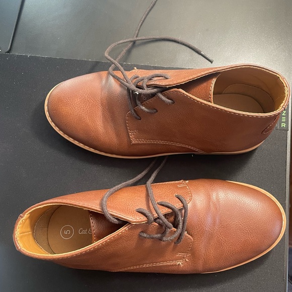 Cat and Jack size 6 boys dress shoes - Picture 2 of 4